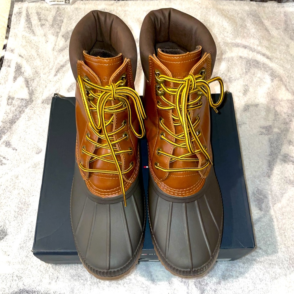 TOMMY HILFIGER- RAIN/SNOW MENS BOOT- SIZE 12M- COLOR: BROWN
